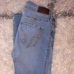 Hollister 00S low rise super skinny jeans.
